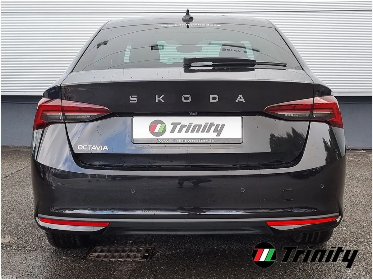 Skoda Octavia Hatchback, Diesel, 2027, Black