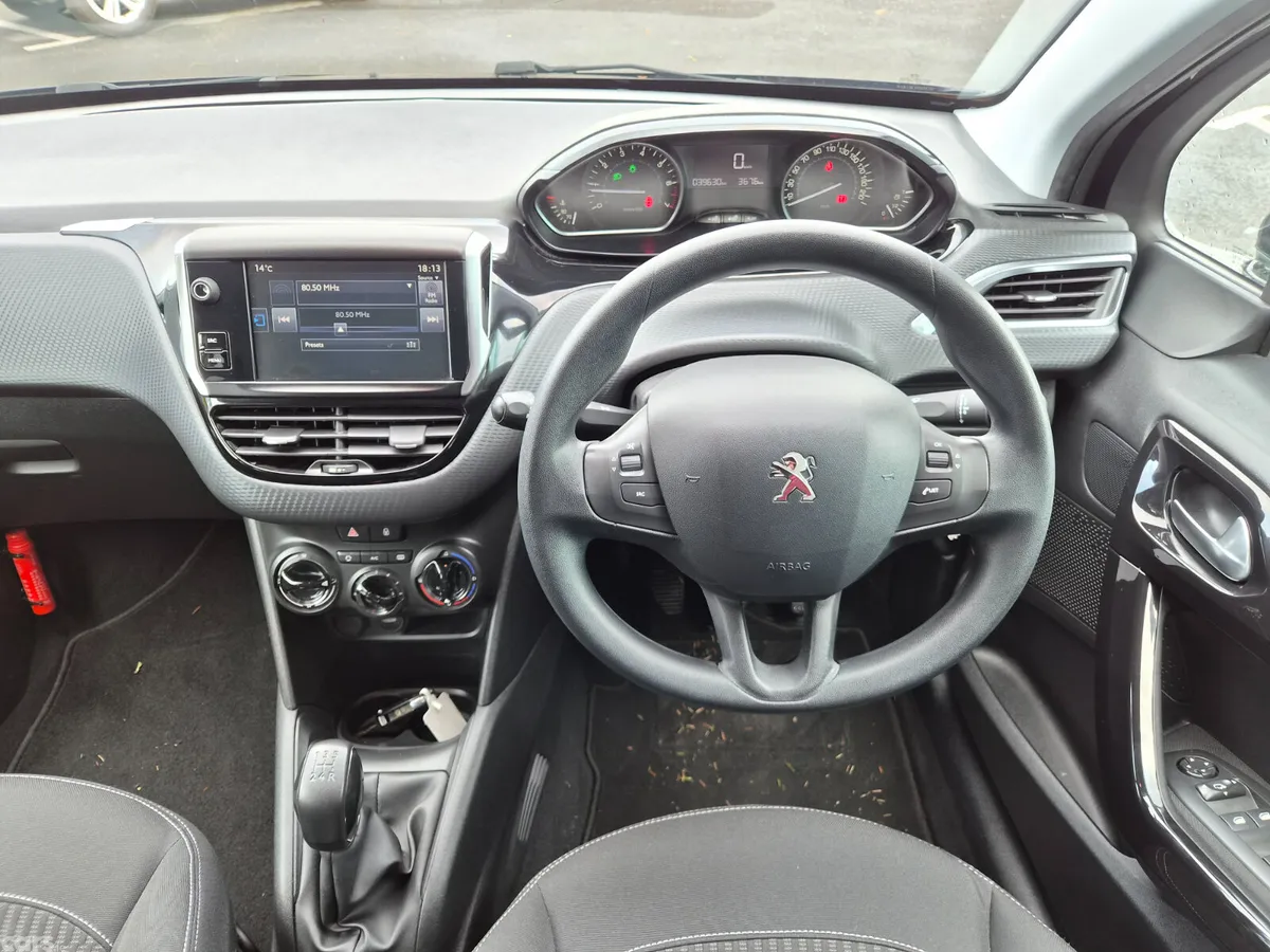 Peugeot 208 Hatchback, Petrol, 2017, Blue