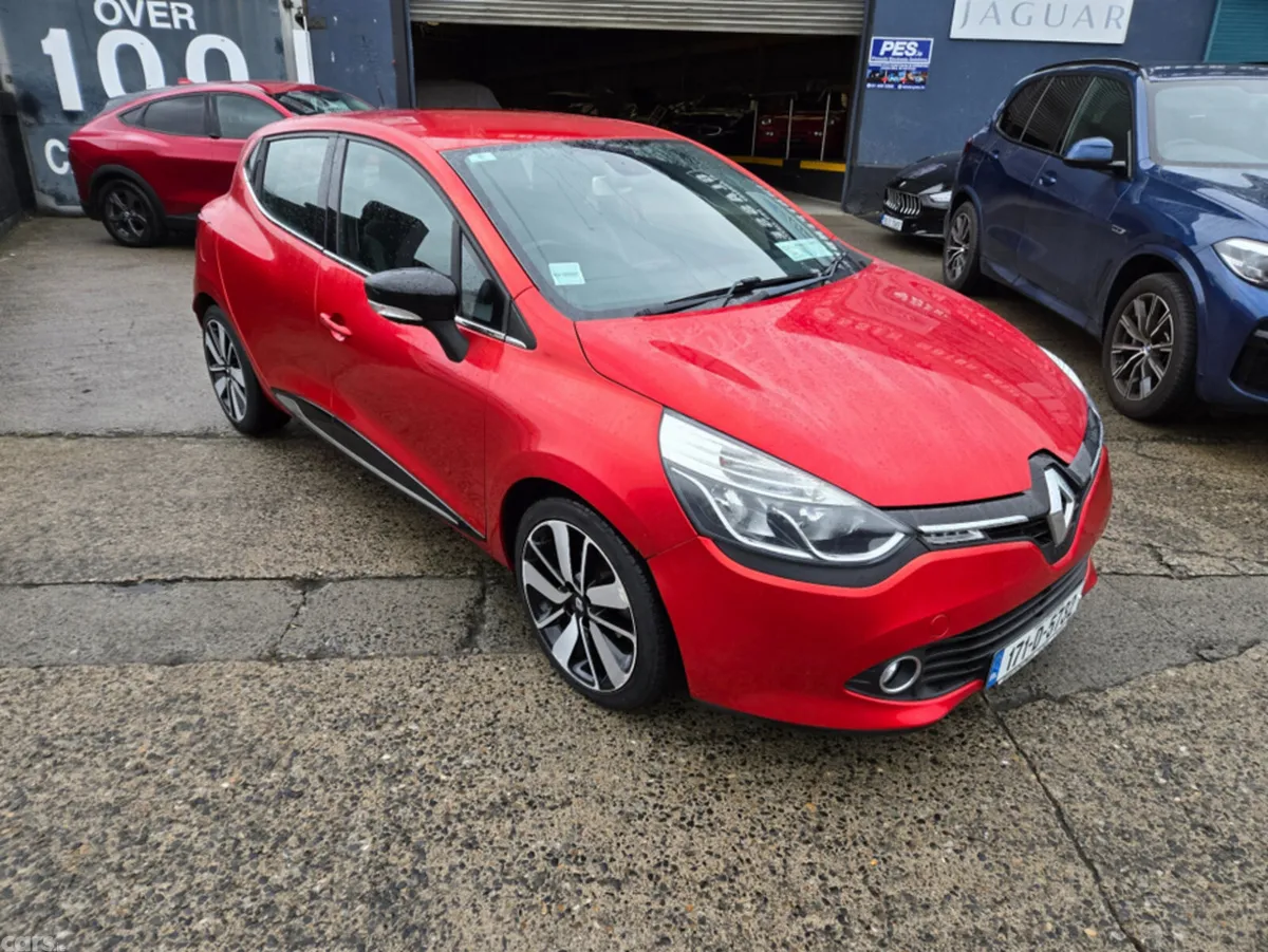 Renault Clio Hatchback, Diesel, 2017, Red