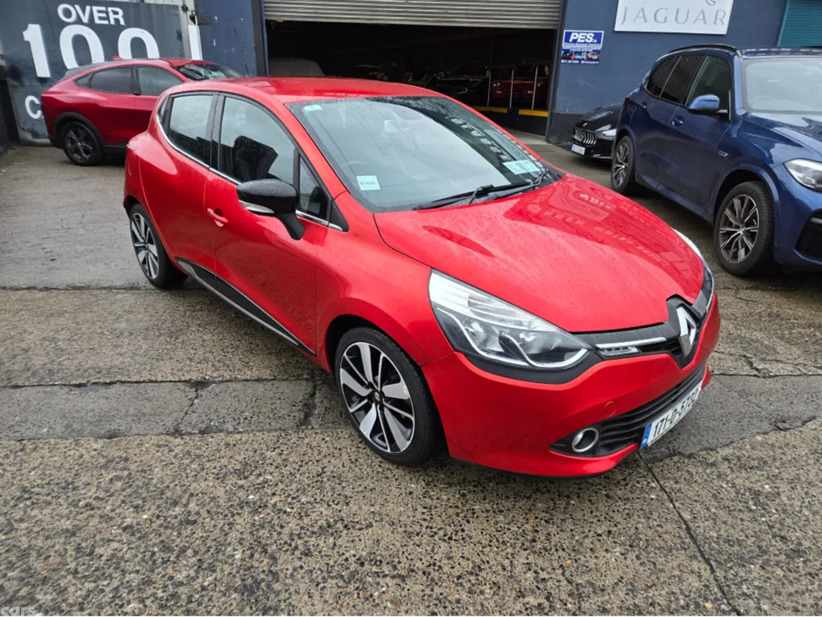 Renault Clio Hatchback, Diesel, 2017, Red