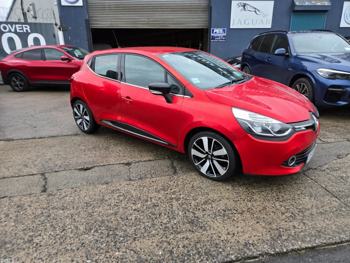 Renault Clio Hatchback, Diesel, 2017, Red