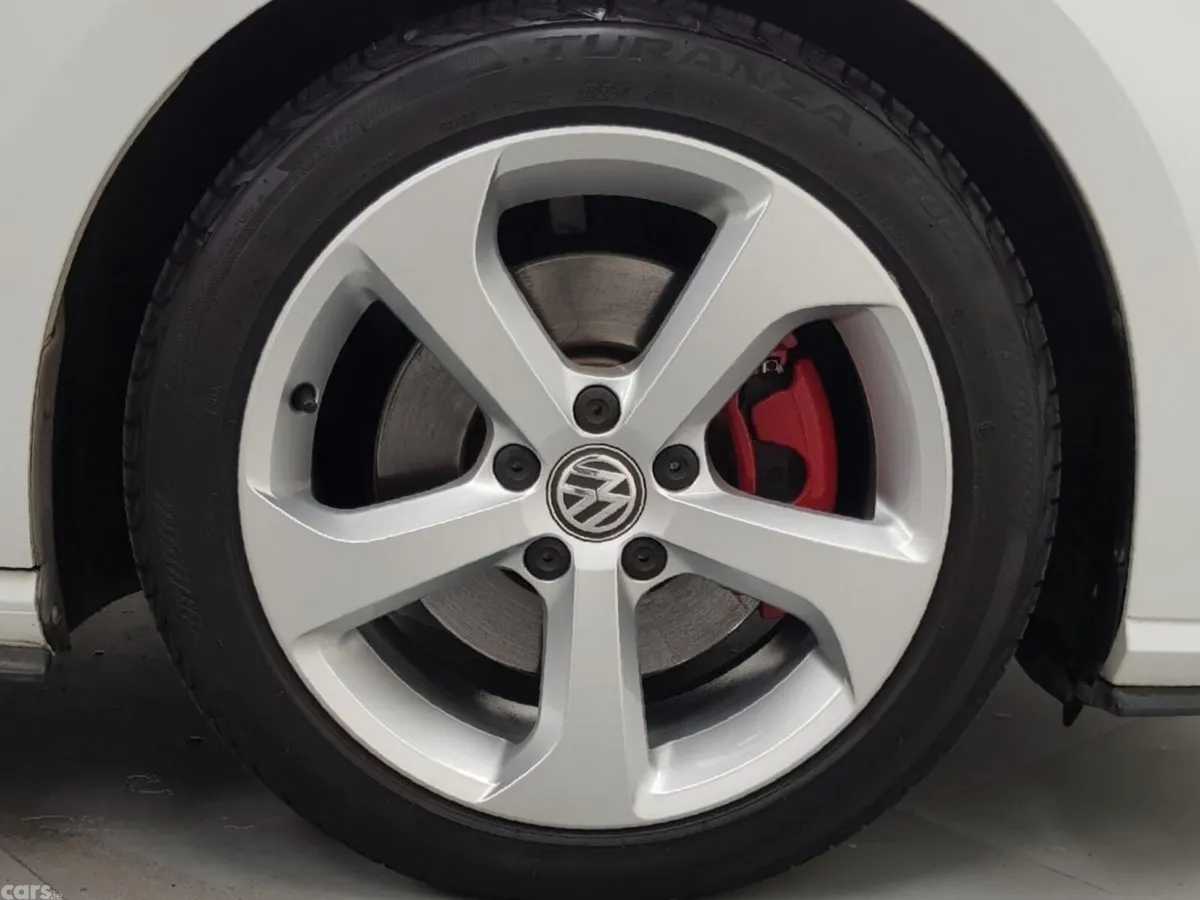Volkswagen Golf Hatchback, Petrol, 2018, White