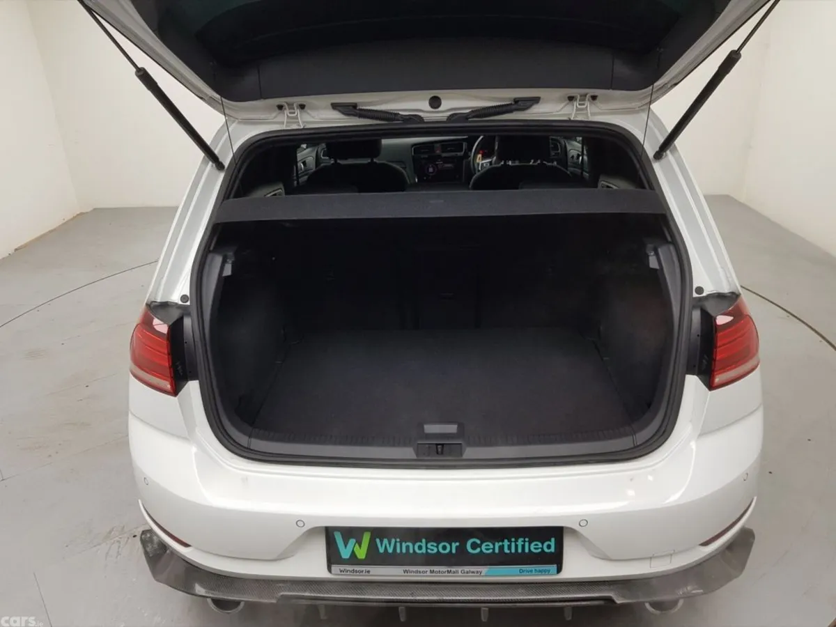 Volkswagen Golf Hatchback, Petrol, 2018, White