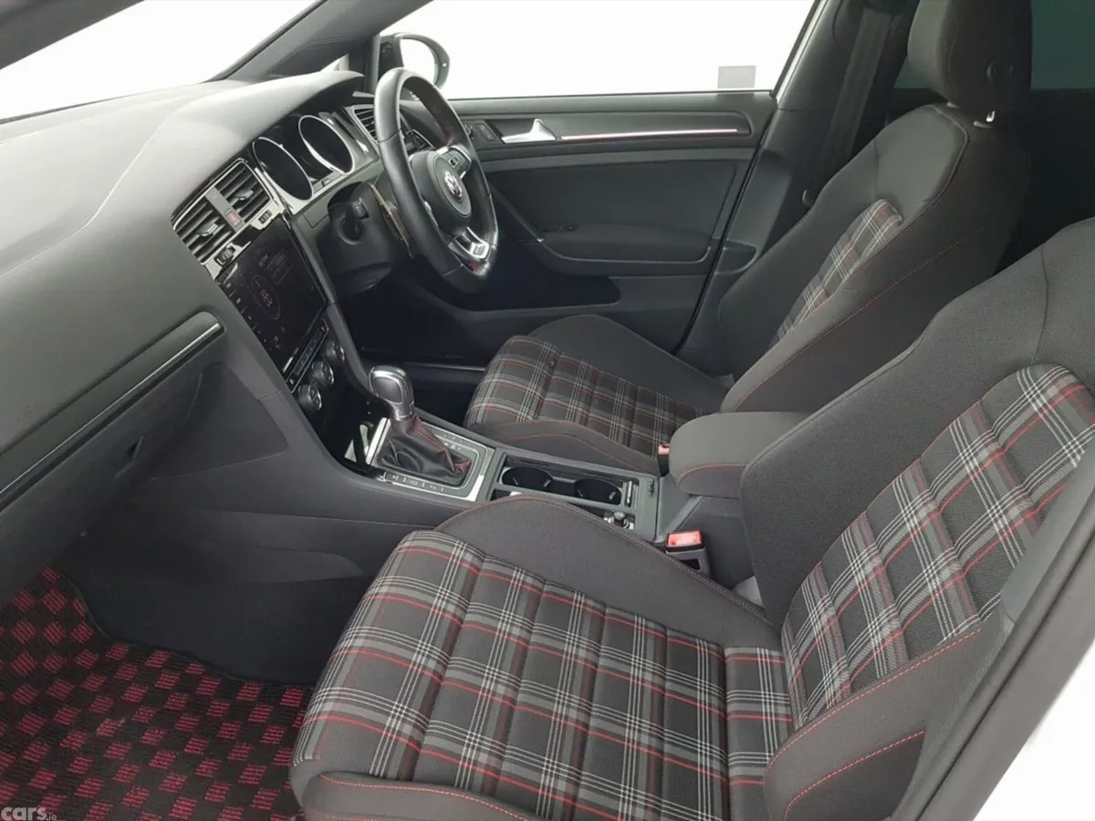 Volkswagen Golf Hatchback, Petrol, 2018, White