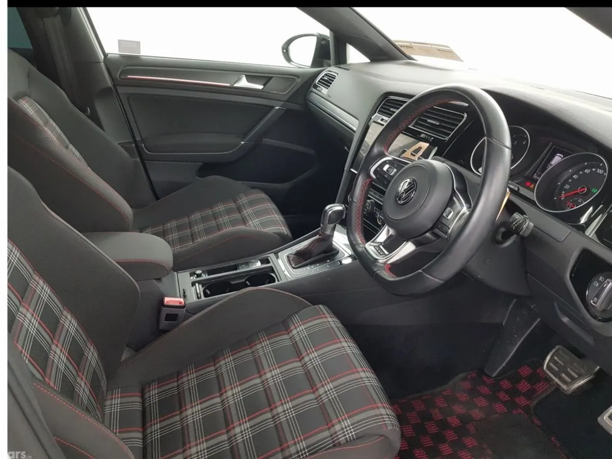 Volkswagen Golf Hatchback, Petrol, 2018, White