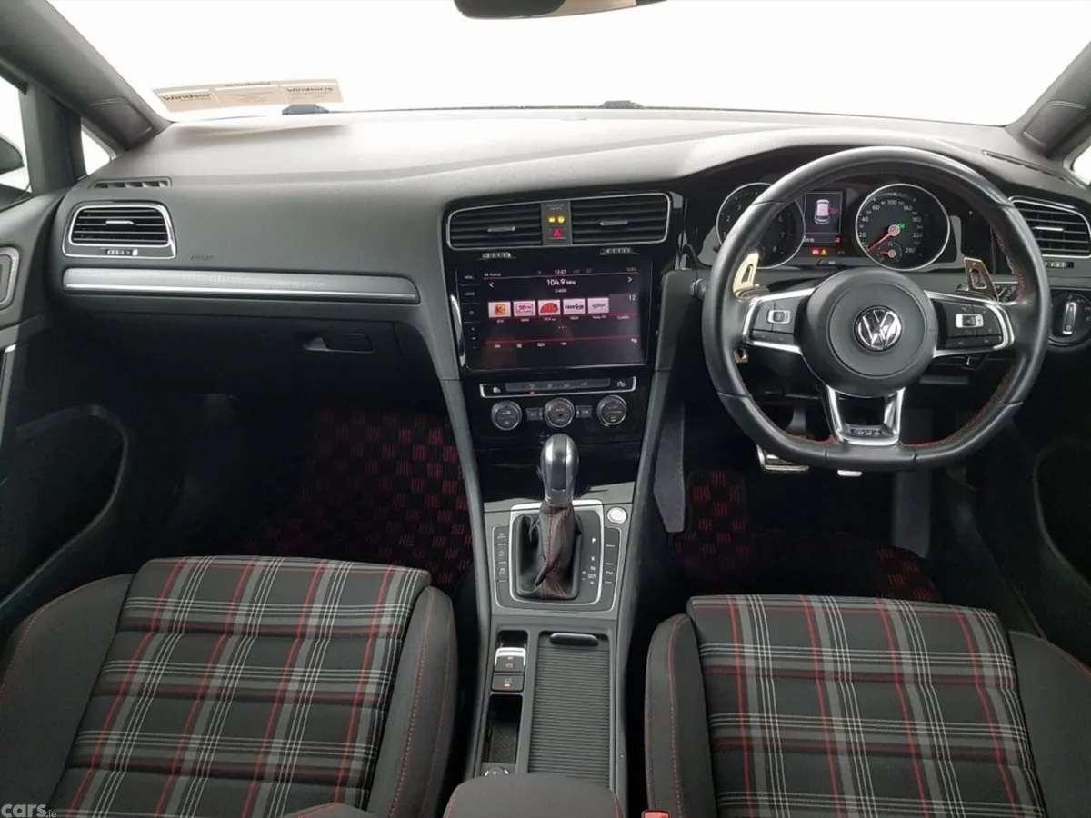 Volkswagen Golf Hatchback, Petrol, 2018, White