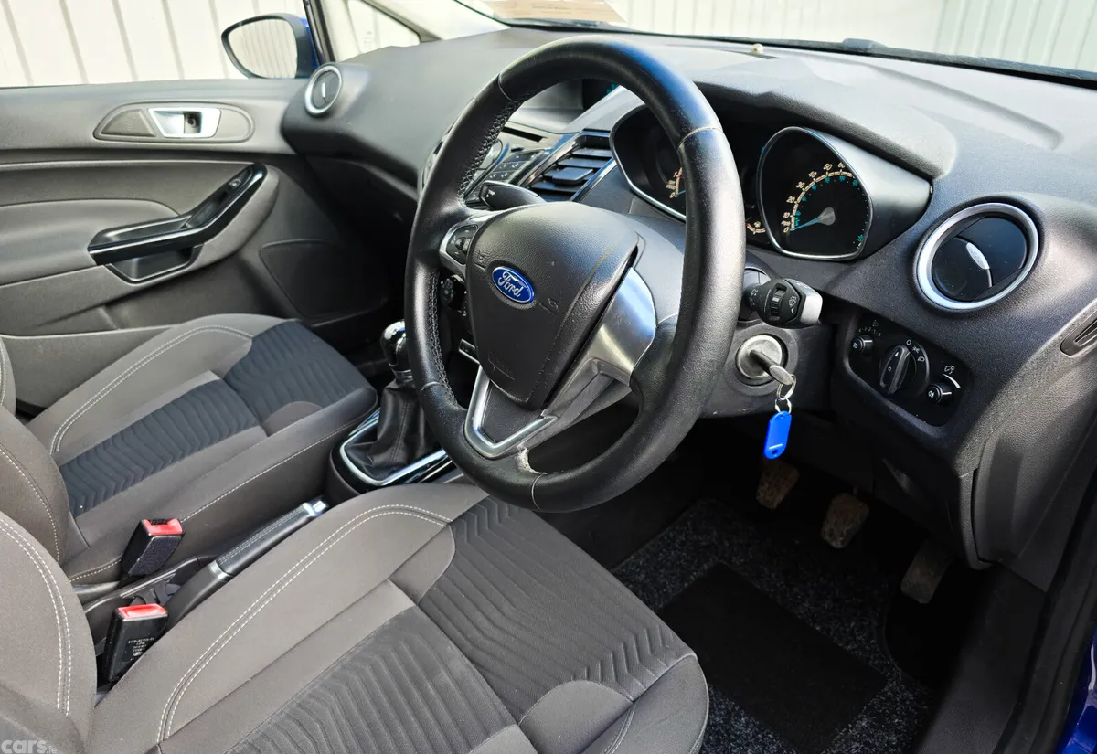 Ford Fiesta Hatchback, Petrol, 2015, Blue