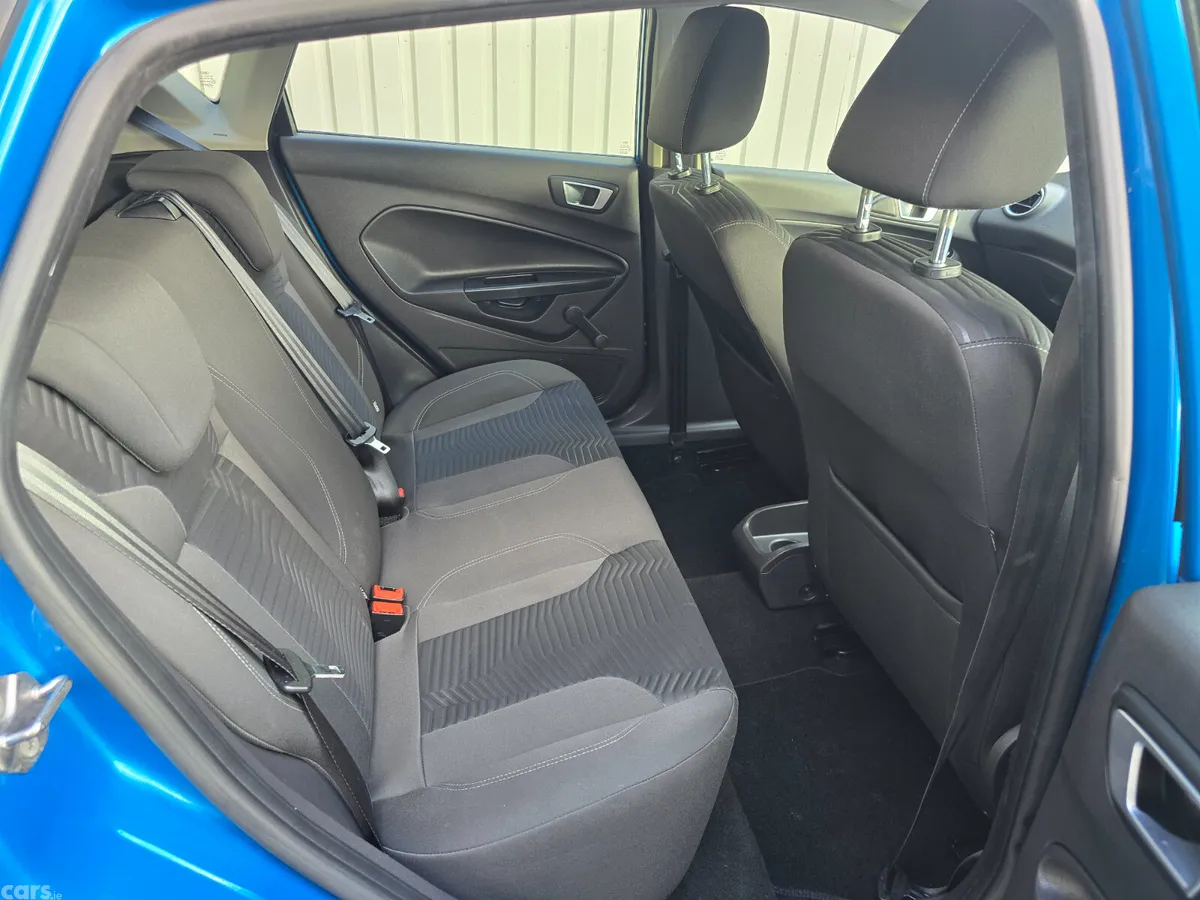 Ford Fiesta Hatchback, Petrol, 2014, Blue
