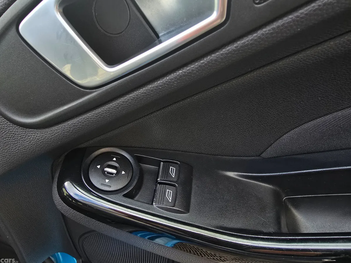 Ford Fiesta Hatchback, Petrol, 2014, Blue