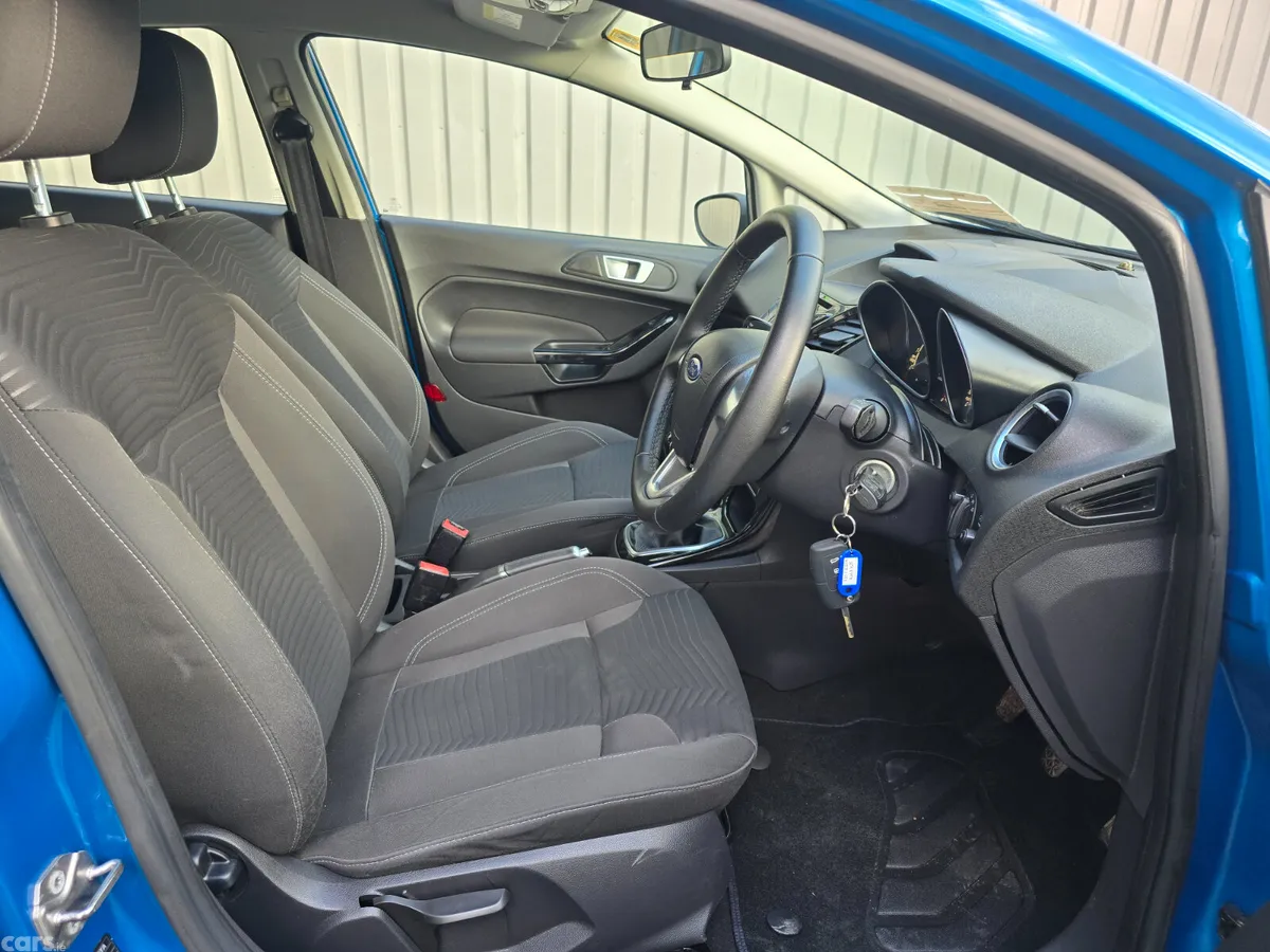 Ford Fiesta Hatchback, Petrol, 2014, Blue