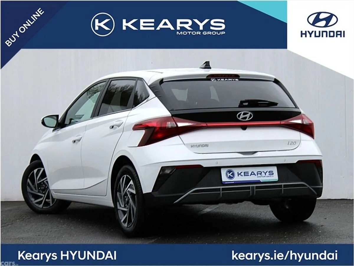 Hyundai i20 Hatchback, Petrol, 2025, White