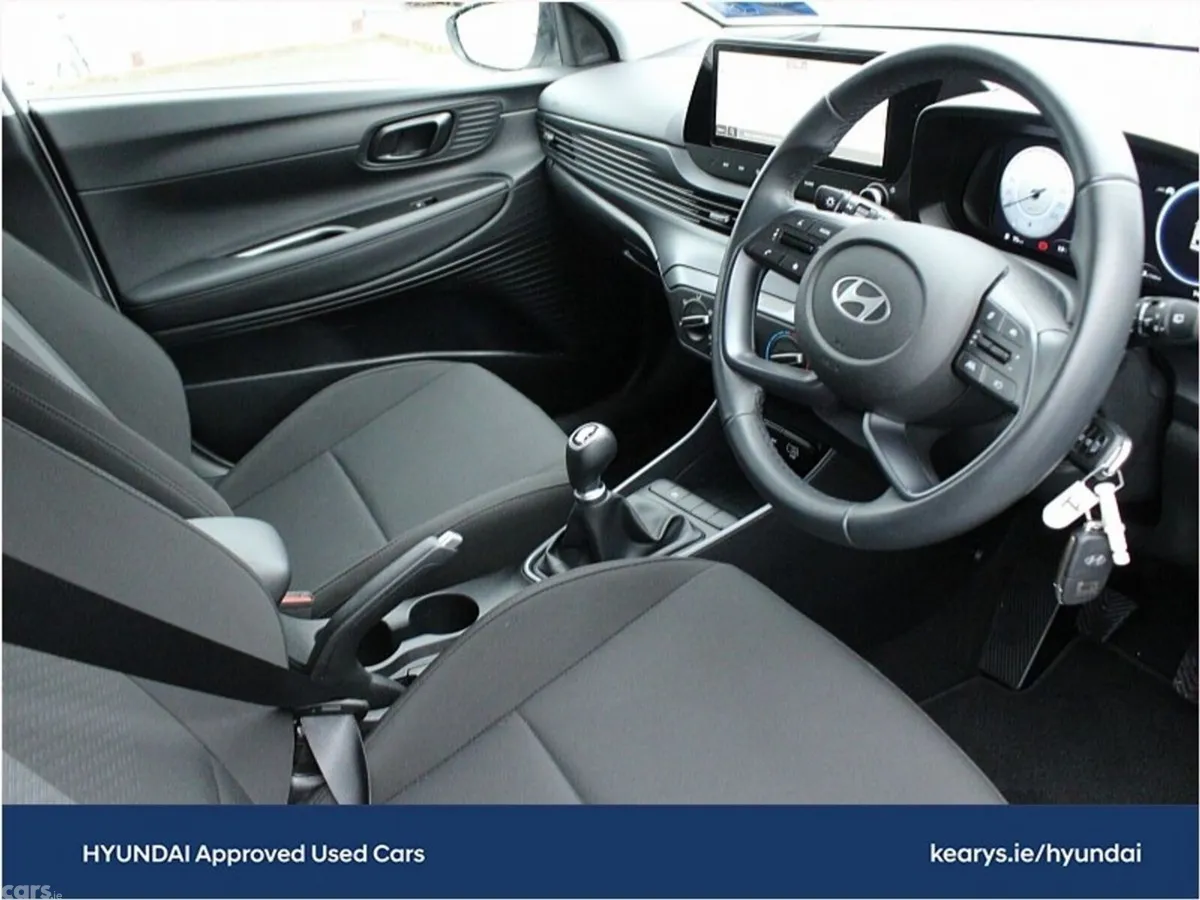 Hyundai i20 Hatchback, Petrol, 2025, White