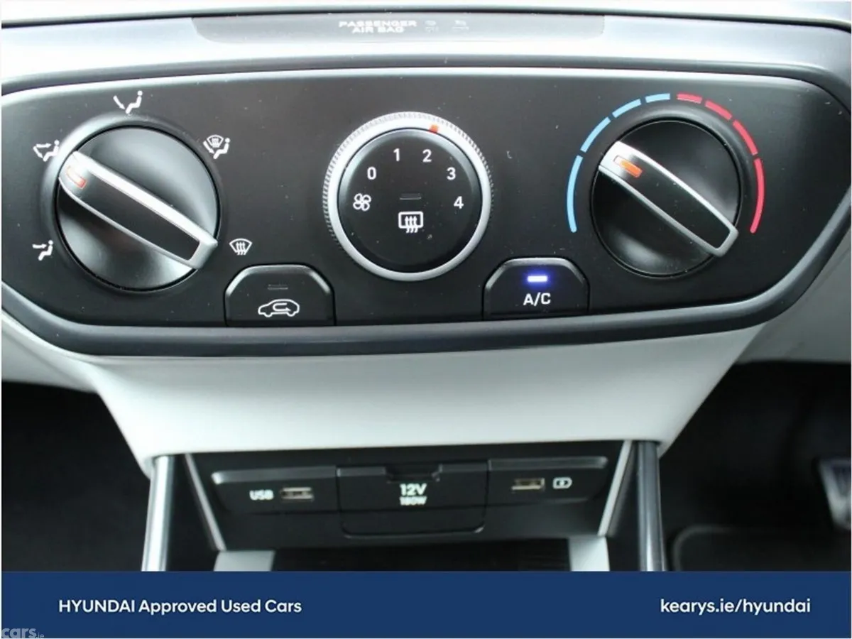 Hyundai i20 Hatchback, Petrol, 2025, White