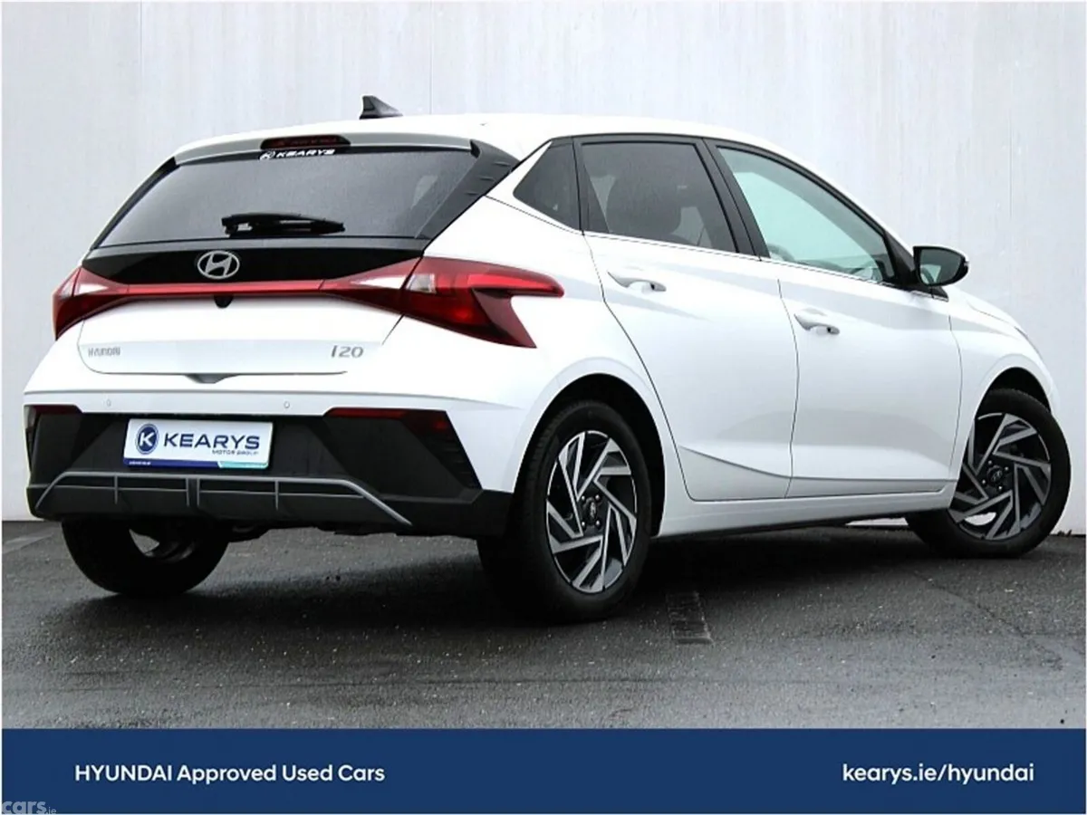 Hyundai i20 Hatchback, Petrol, 2025, White
