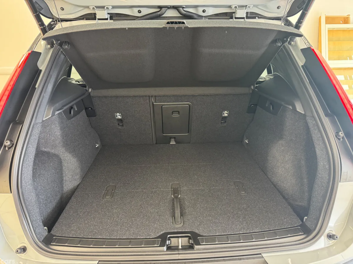Volvo EX40 SUV, Electric, 2026, Grey