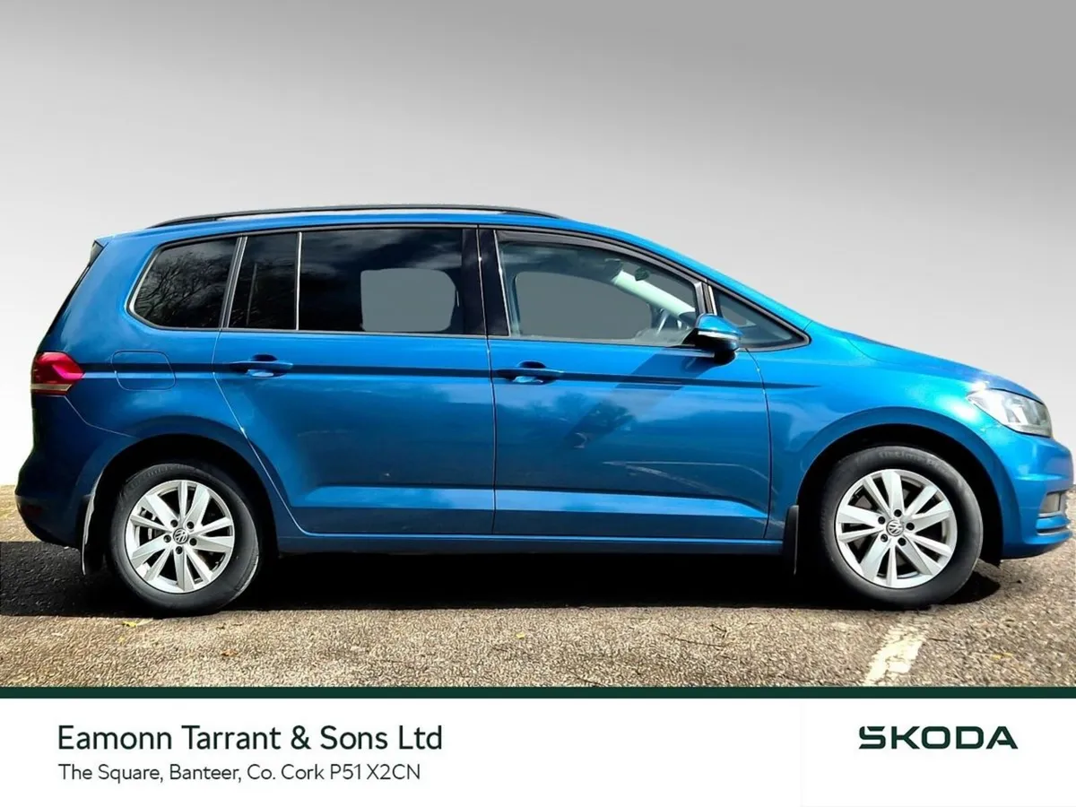 Volkswagen Touran MPV, Diesel, 2021, Blue