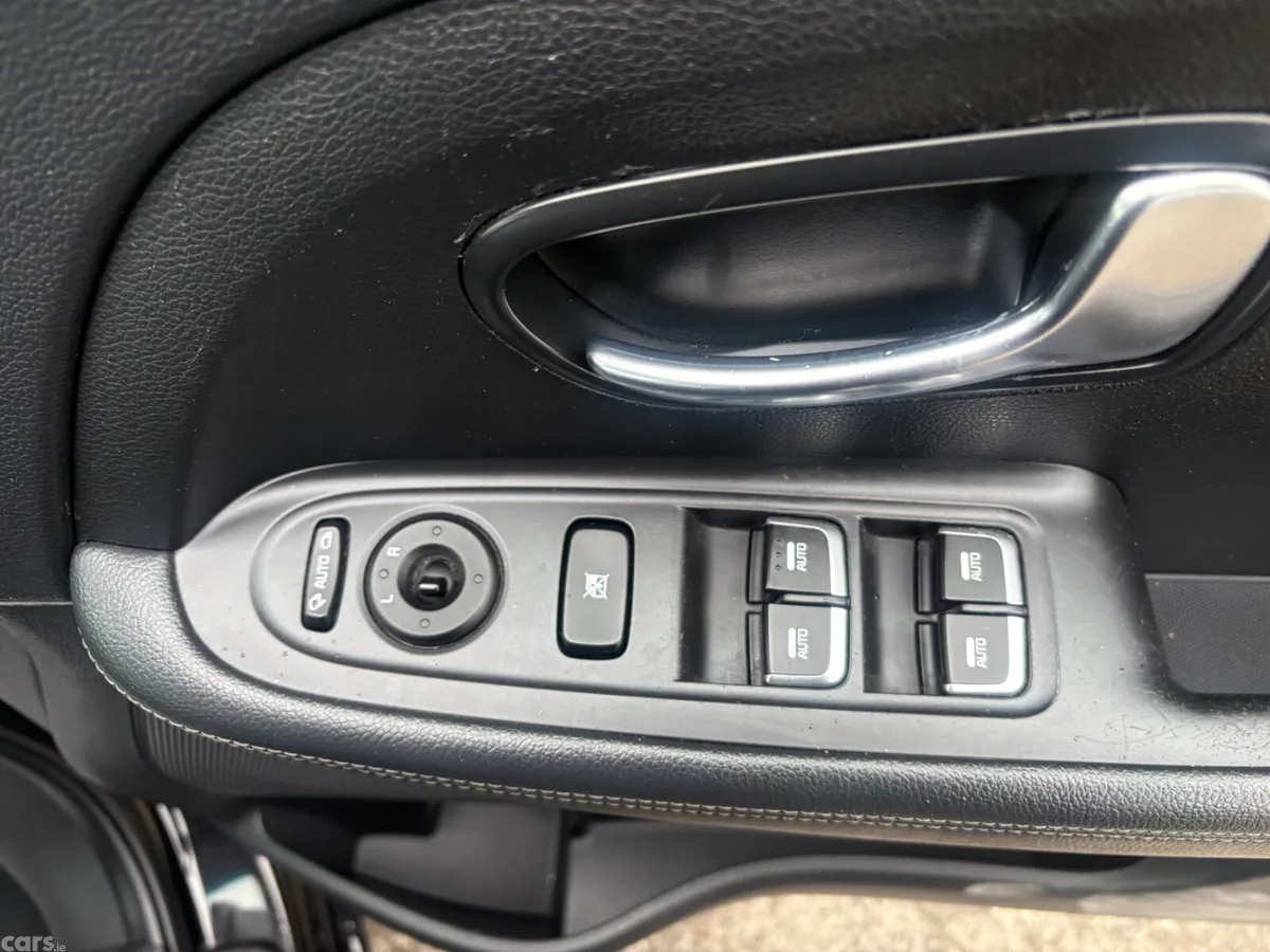Kia Carens MPV, Diesel, 2015, Black
