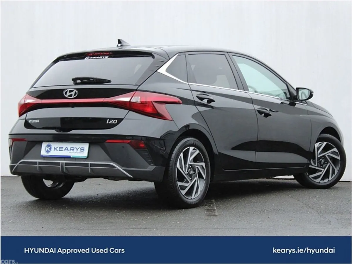 Hyundai i20 Hatchback, Petrol, 2024, Black