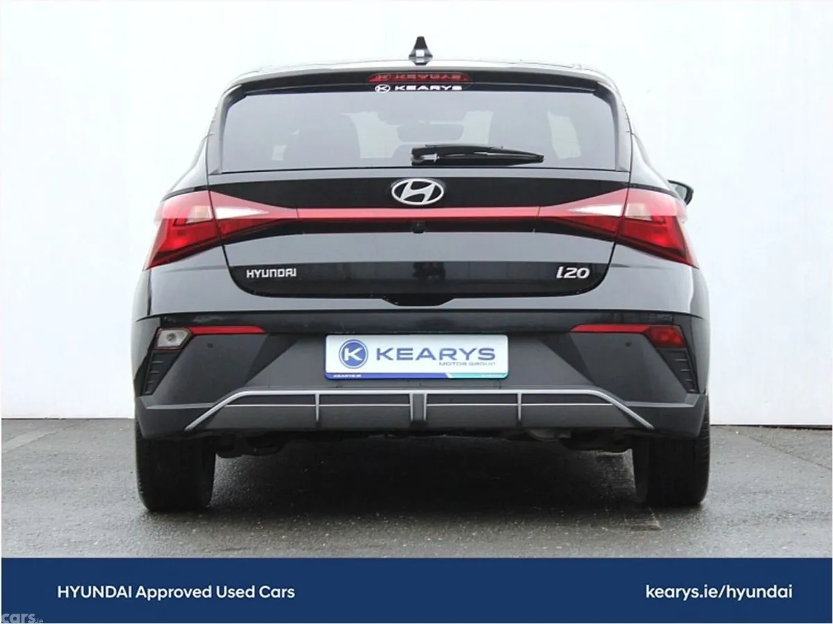 Hyundai i20 Hatchback, Petrol, 2024, Black