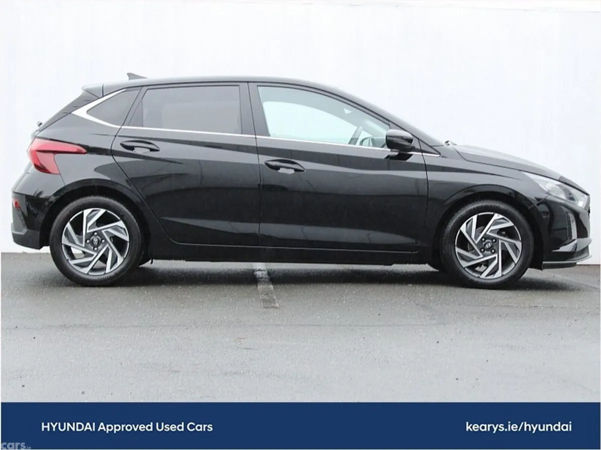 Hyundai i20 Hatchback, Petrol, 2024, Black