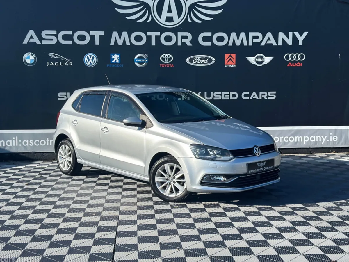 Volkswagen Polo Hatchback, Petrol, 2015, Silver