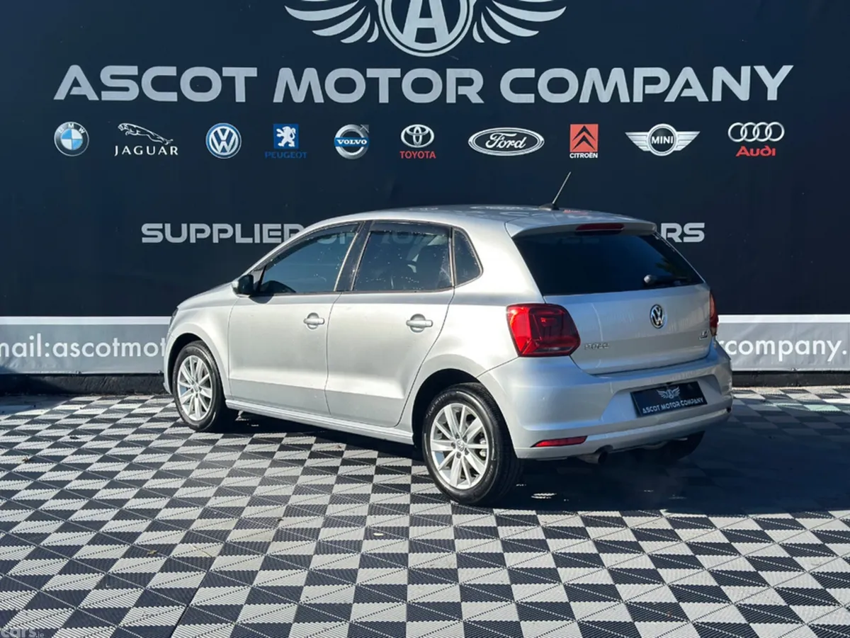 Volkswagen Polo Hatchback, Petrol, 2015, Silver