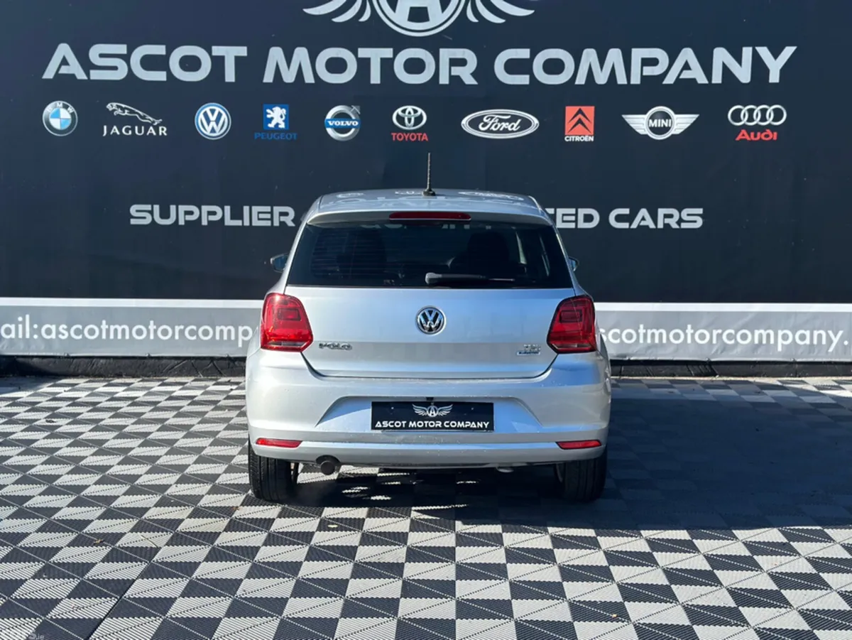 Volkswagen Polo Hatchback, Petrol, 2015, Silver