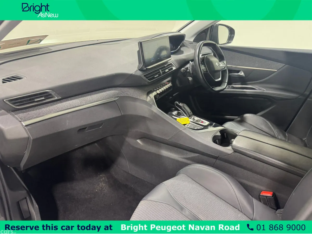 Peugeot 3008 MPV, Petrol, 2023, Grey