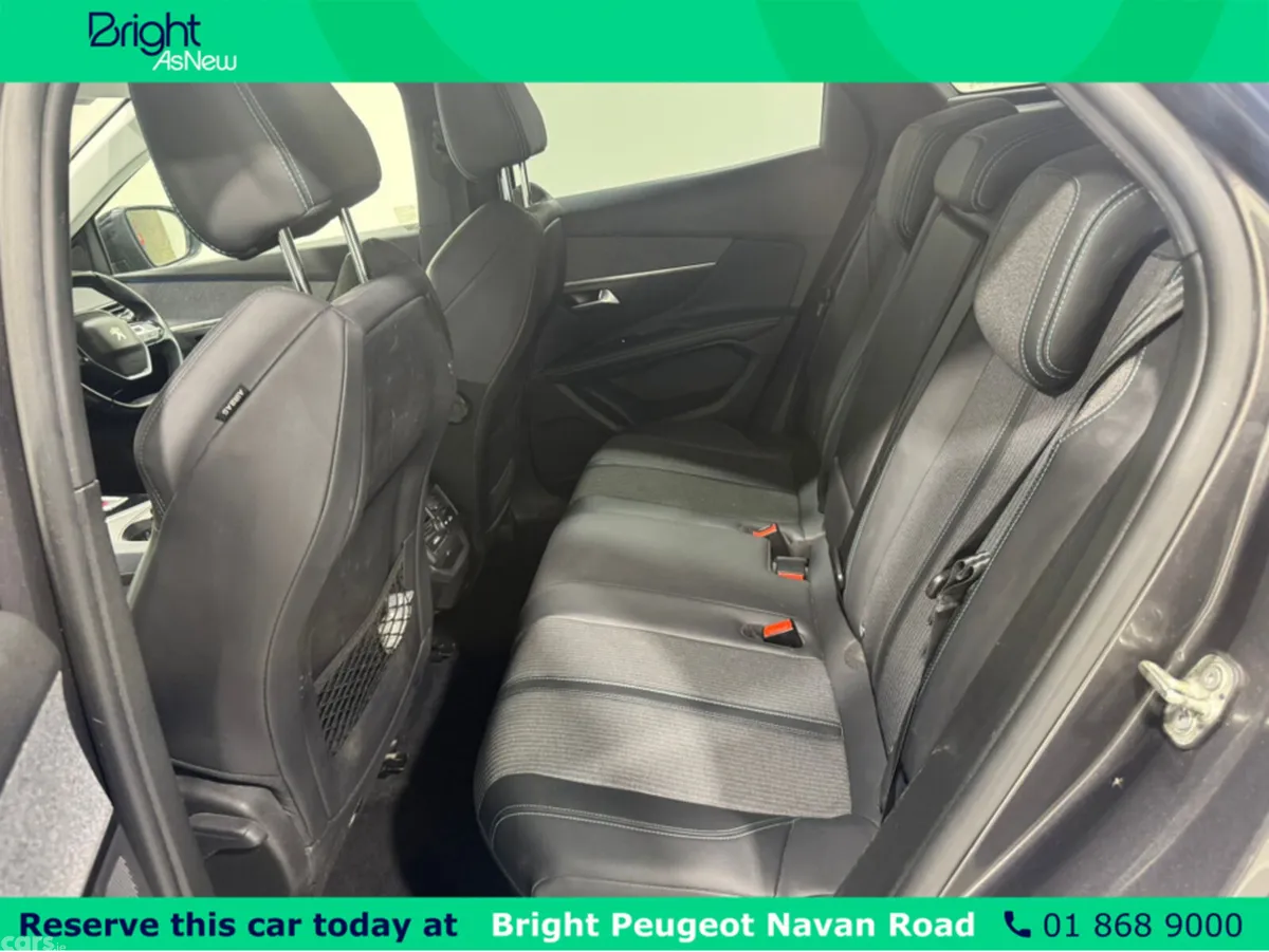 Peugeot 3008 MPV, Petrol, 2023, Grey