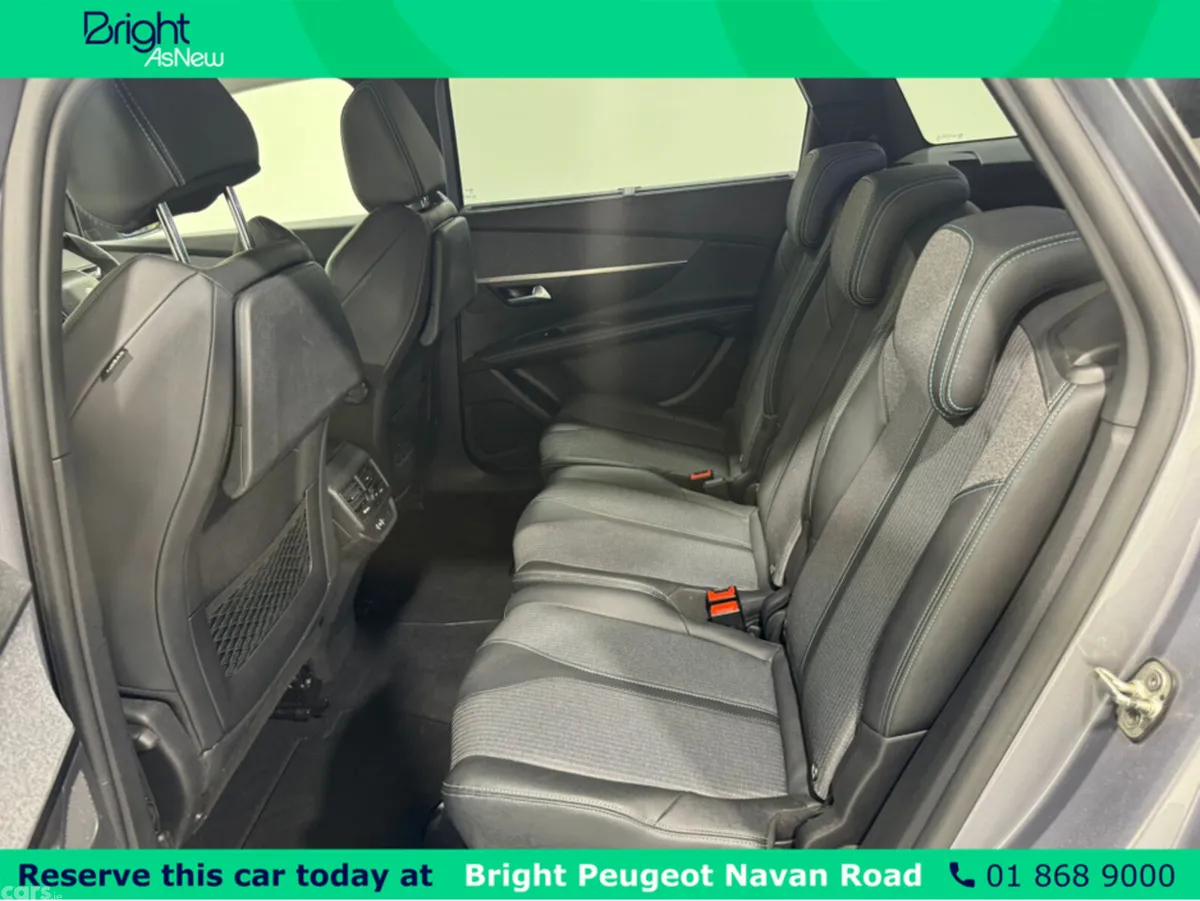 Peugeot 5008 MPV, Diesel, 2022, Grey