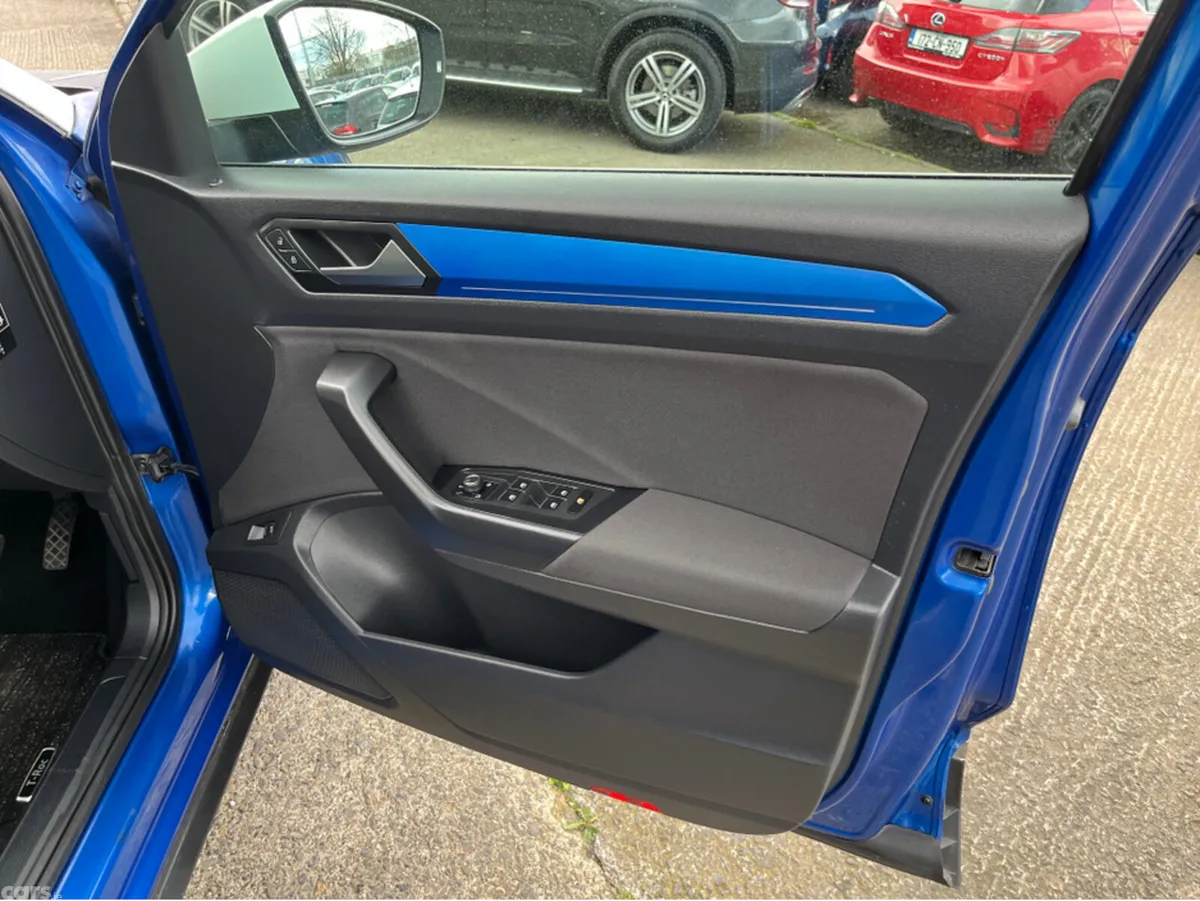 Volkswagen T-Roc SUV, Diesel, 2020, Blue