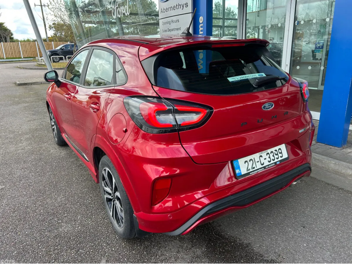 Ford Puma MPV, Petrol Hybrid, 2022, Red