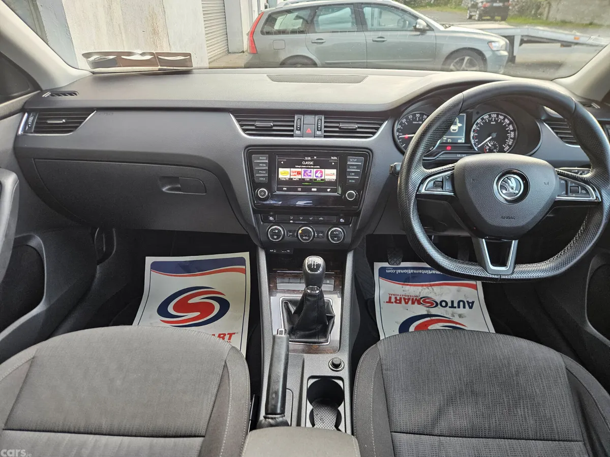 Skoda Octavia Saloon, Diesel, 2016, Grey