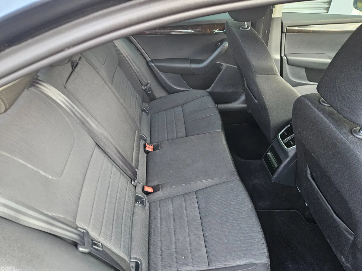 Skoda Octavia Saloon, Diesel, 2016, Grey