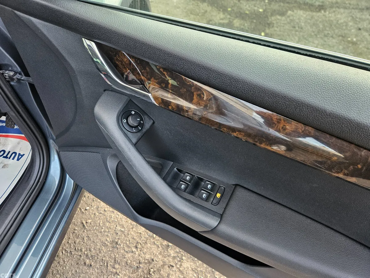 Skoda Octavia Saloon, Diesel, 2016, Grey