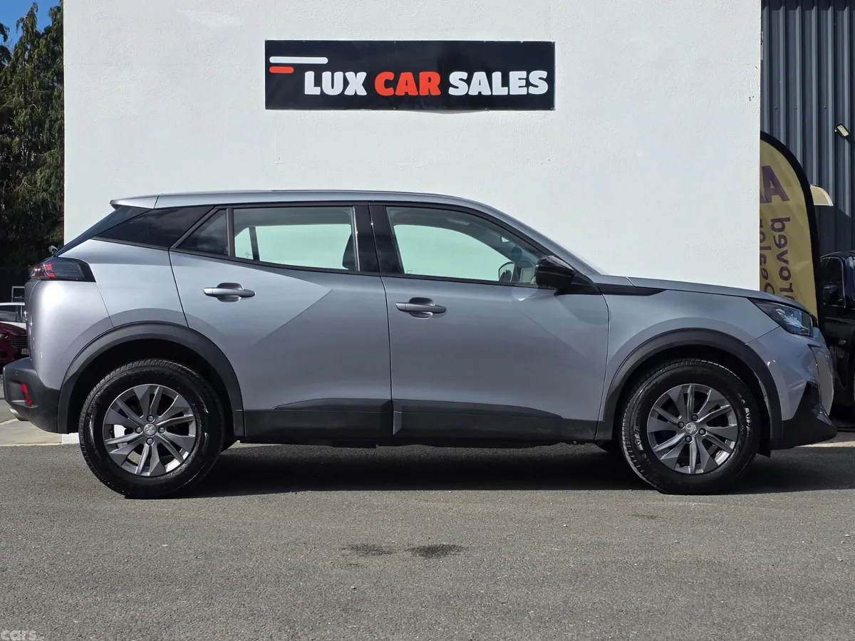 Peugeot 2008 MPV, Diesel, 2022, Grey