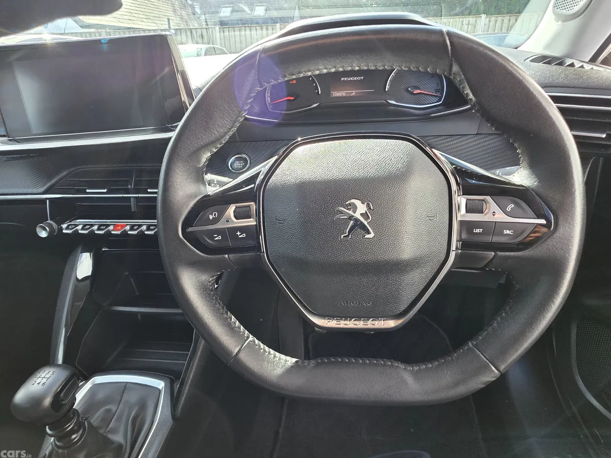 Peugeot 2008 MPV, Diesel, 2022, Grey