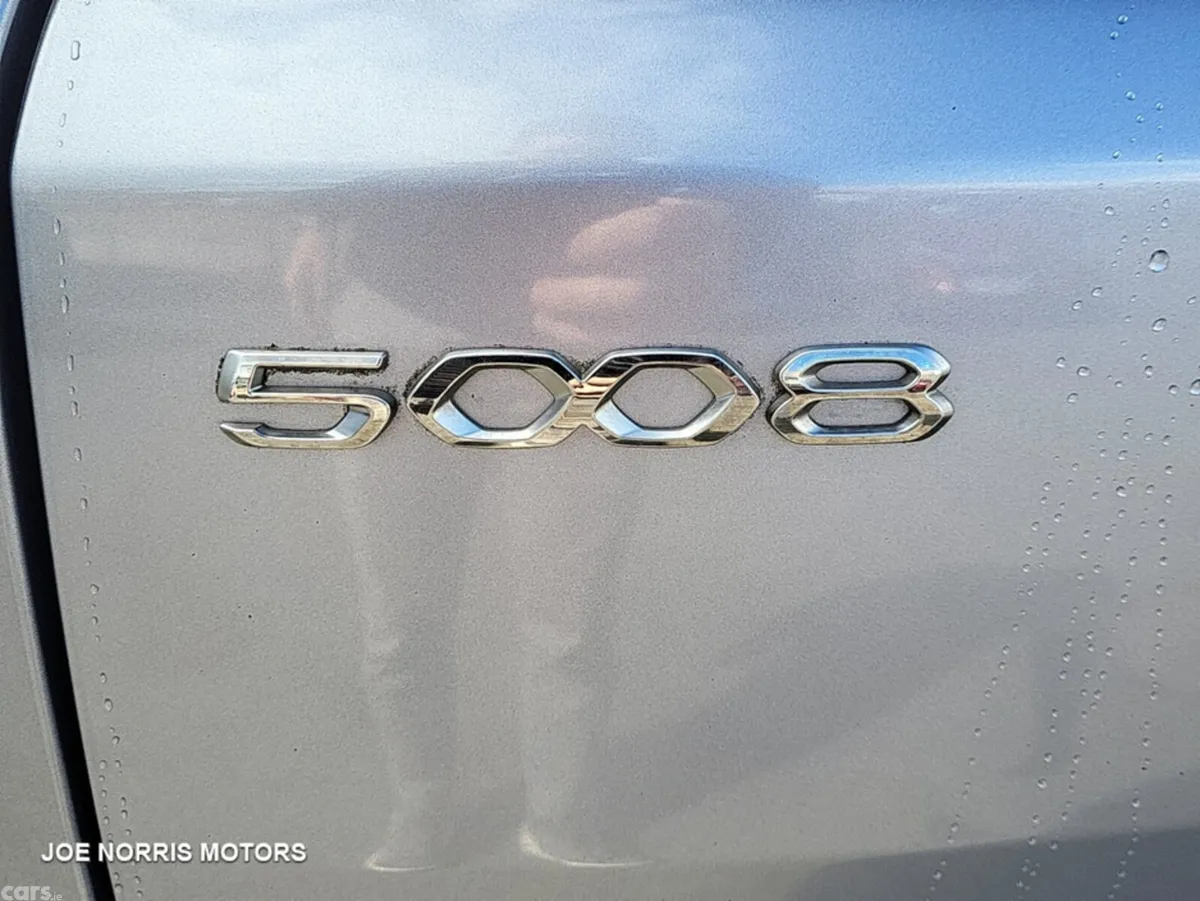 Peugeot 5008 MPV, Diesel, 2023, Grey