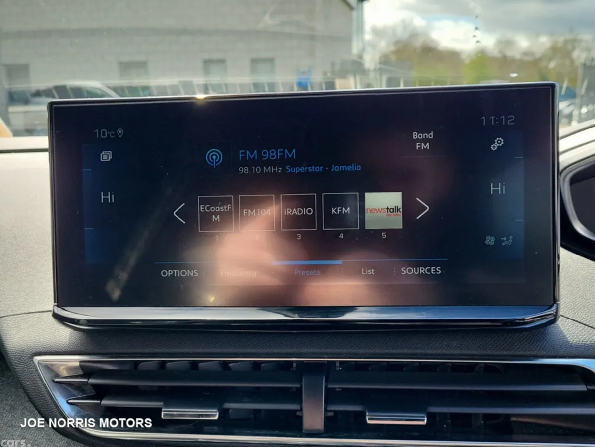 Peugeot 5008 MPV, Diesel, 2023, Grey
