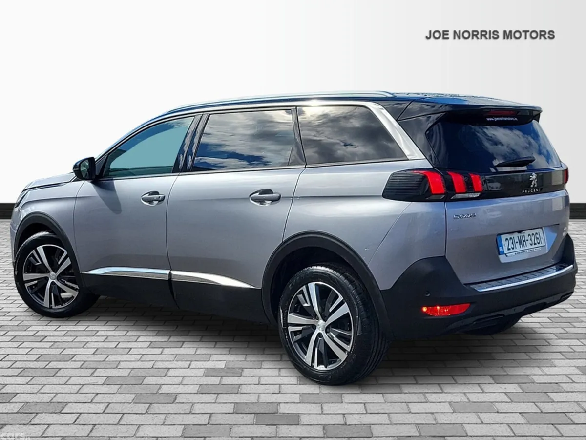 Peugeot 5008 MPV, Diesel, 2023, Grey