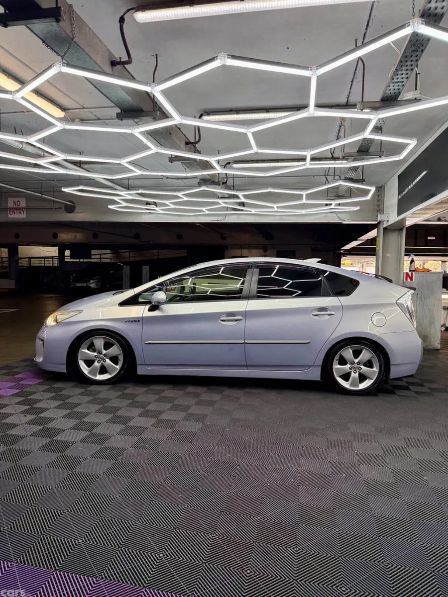 Toyota Prius Saloon, Petrol, 2013, Silver