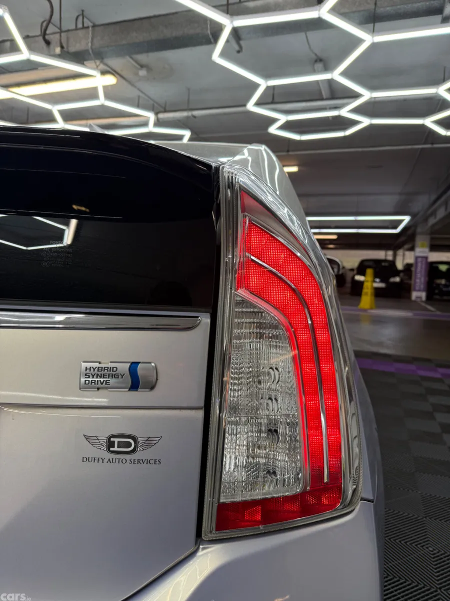 Toyota Prius Saloon, Petrol, 2013, Silver