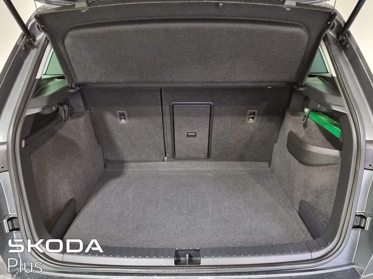 Skoda Karoq SUV, Diesel, 2024, Grey