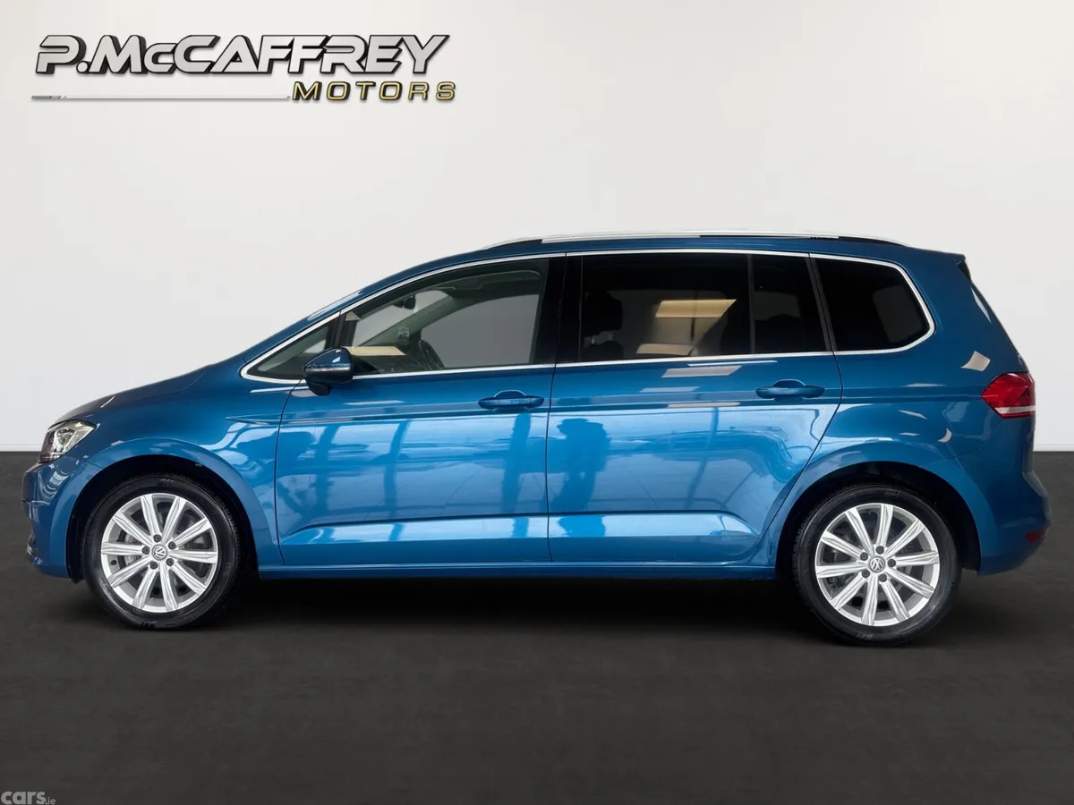 Volkswagen Touran MPV, Diesel, 2019, Blue