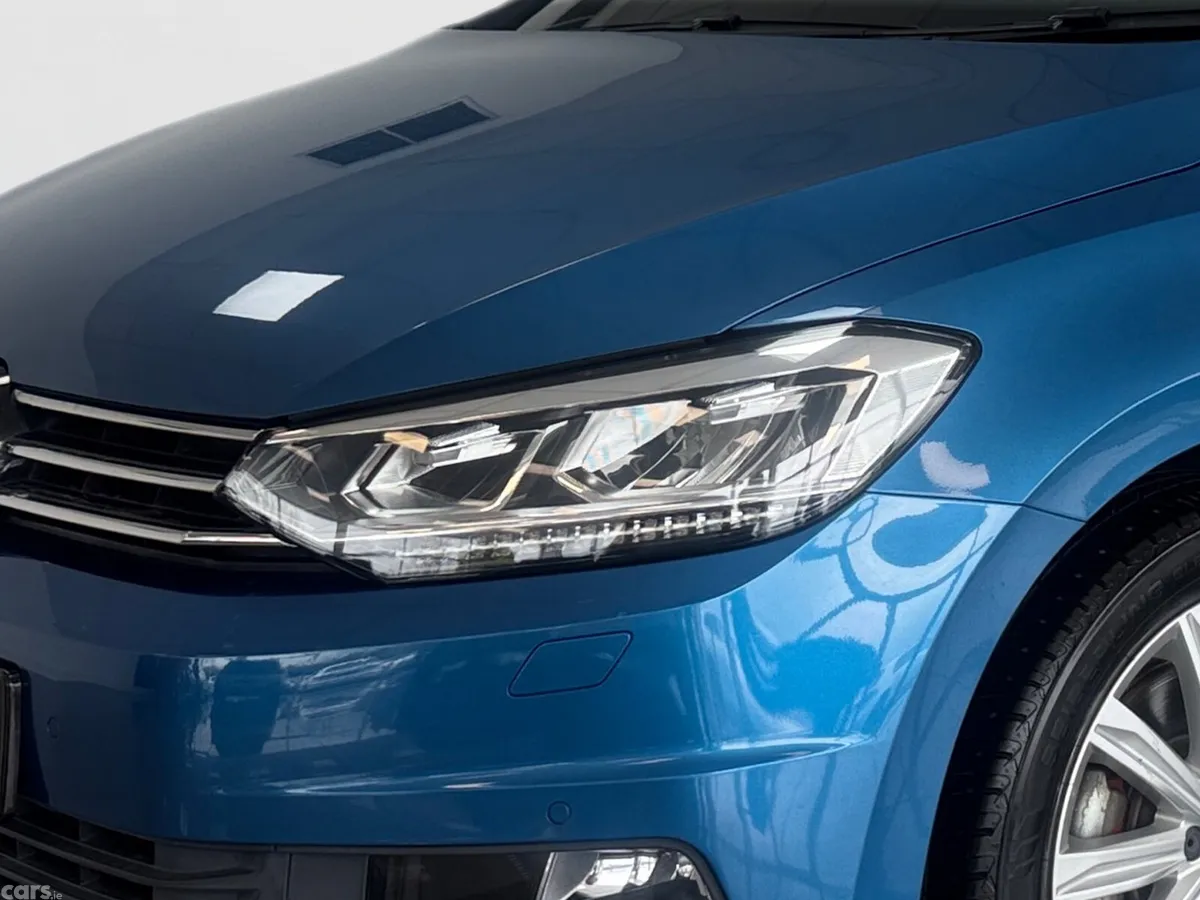 Volkswagen Touran MPV, Diesel, 2019, Blue