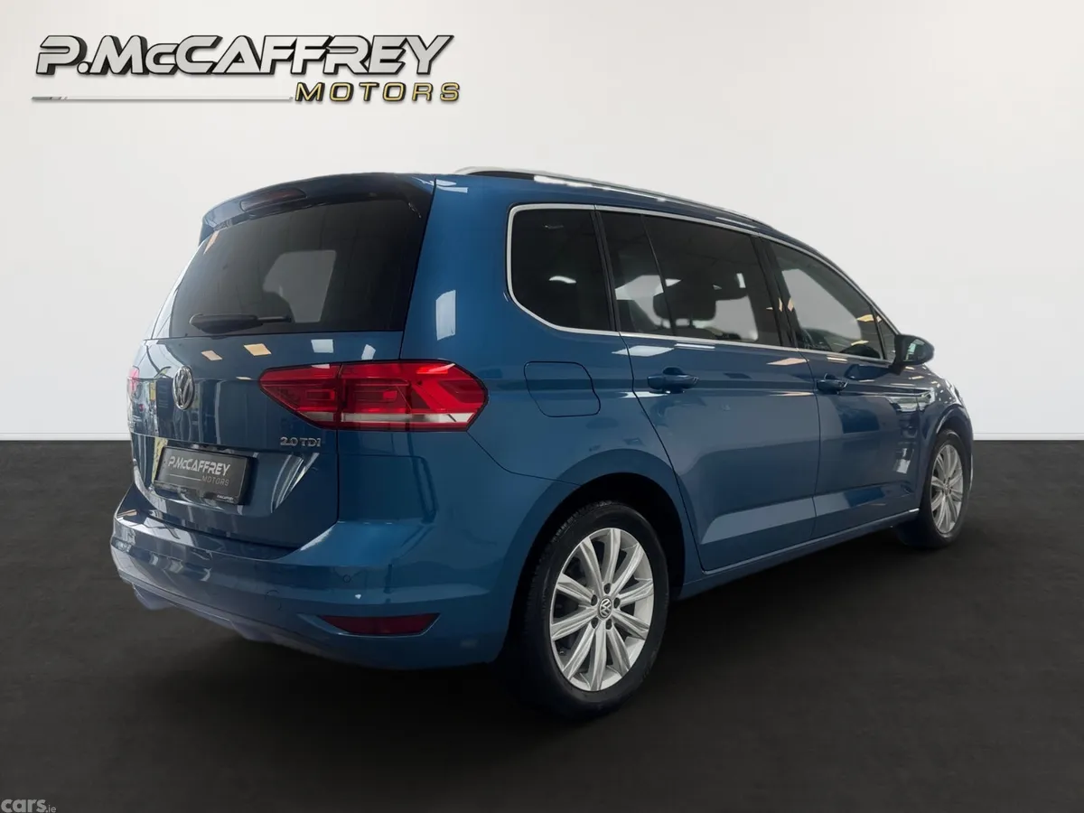 Volkswagen Touran MPV, Diesel, 2019, Blue