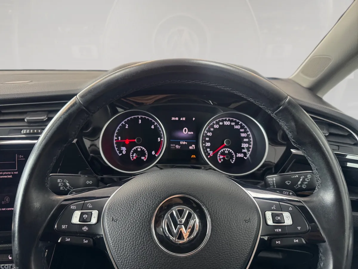 Volkswagen Touran MPV, Diesel, 2019, Blue