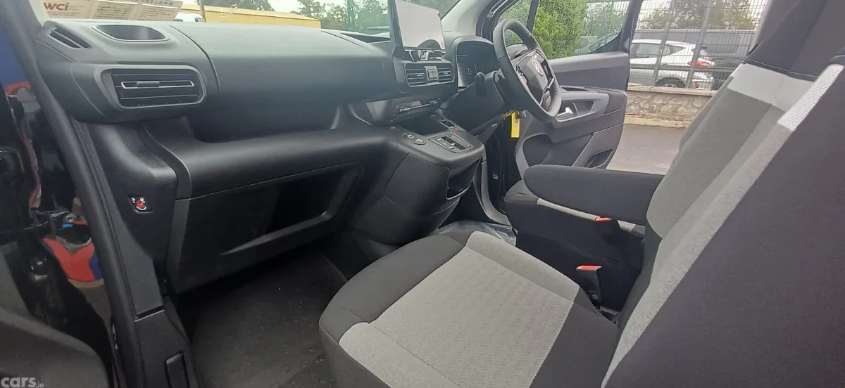 Citroen Berlingo MPV, Diesel, 2026, Black