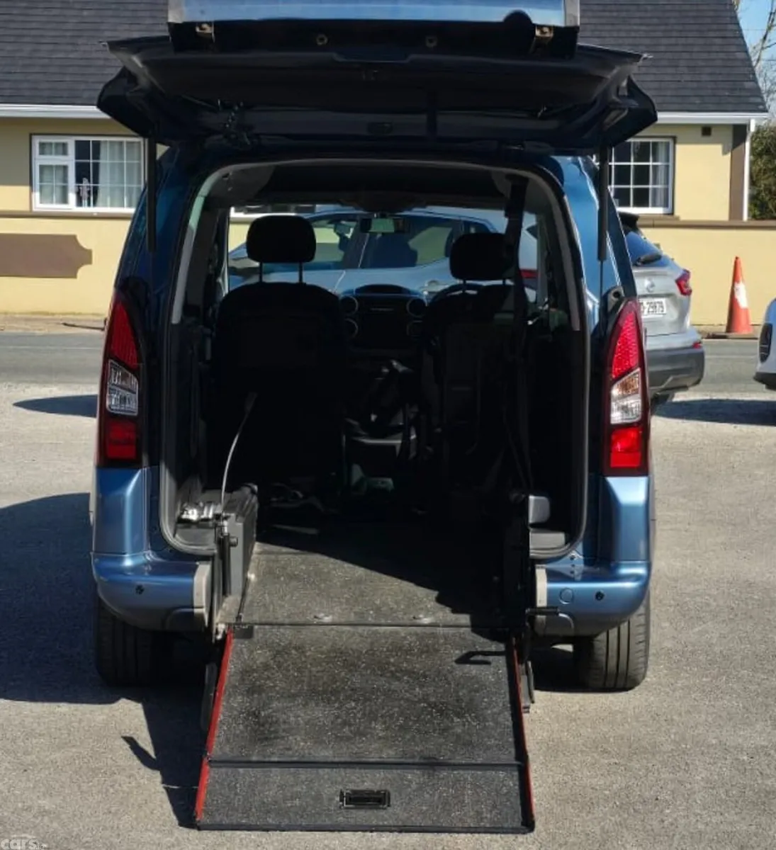 Peugeot Partner Tepee MPV, Diesel, 2018, Blue
