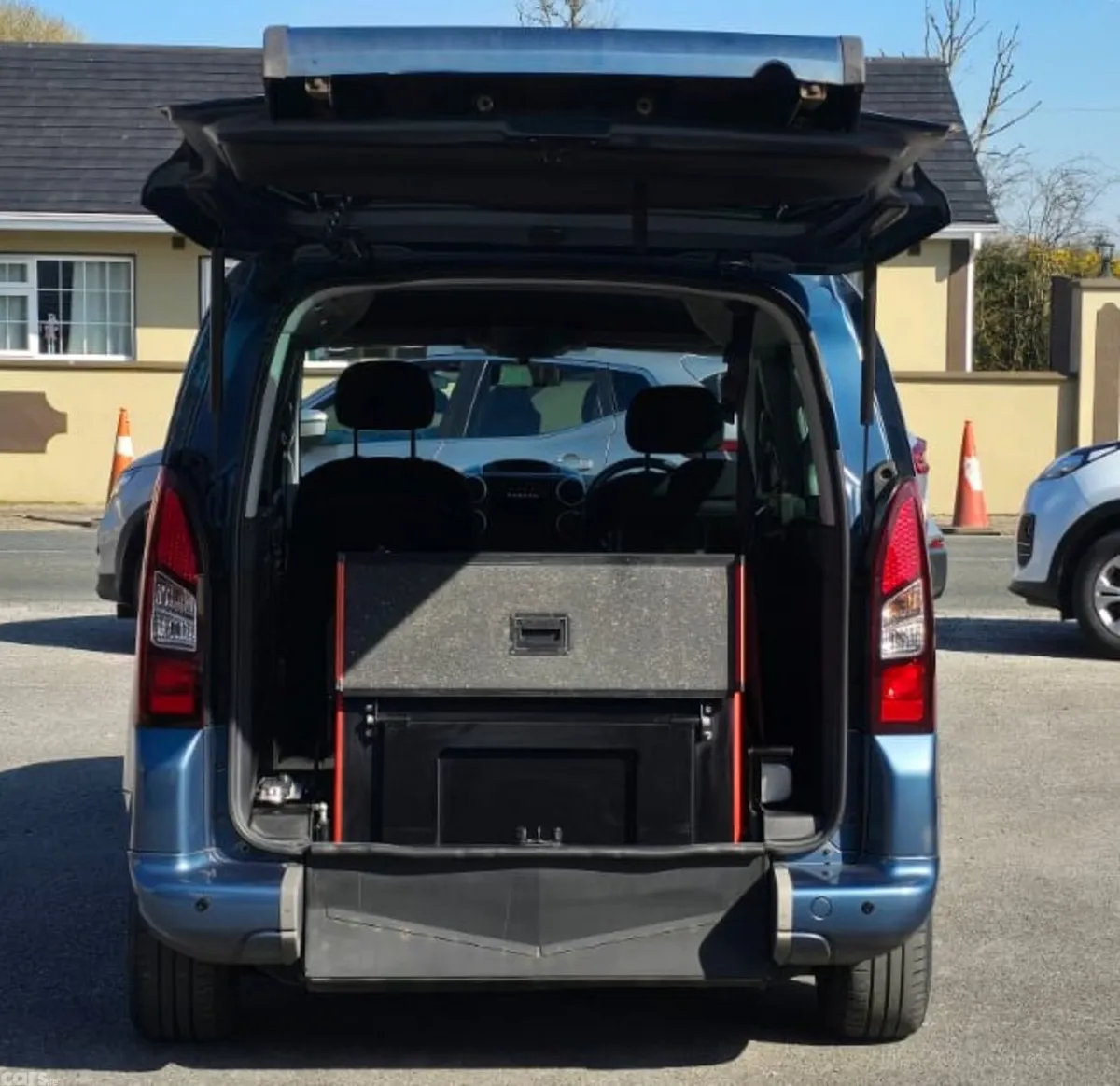 Peugeot Partner Tepee MPV, Diesel, 2018, Blue